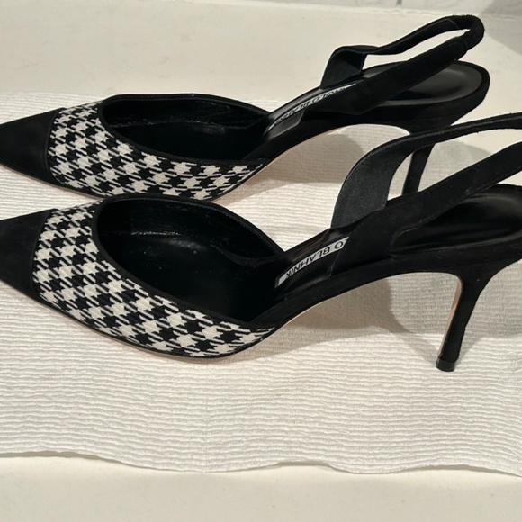 Manolo Carolyne Houndstooth Pumps NEW 38 - Picture 5 of 6